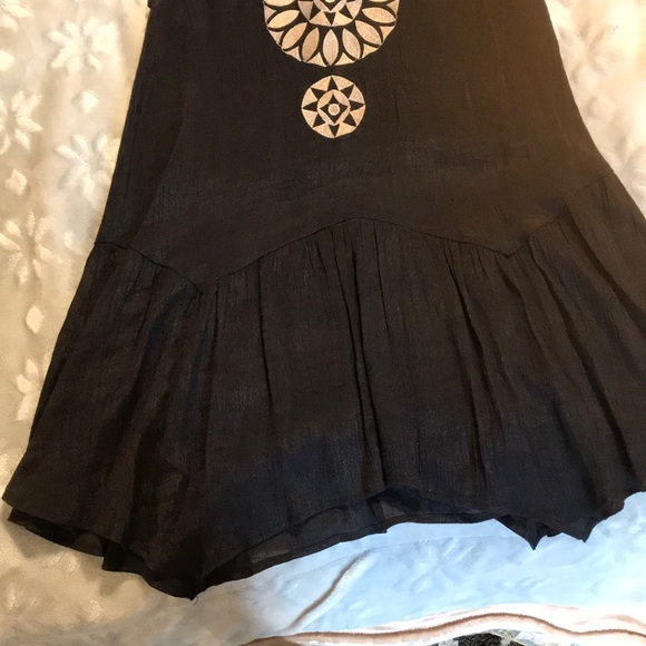 THML Black XS Embroidered V-Neck Sleeveless top - Picture 9 of 13